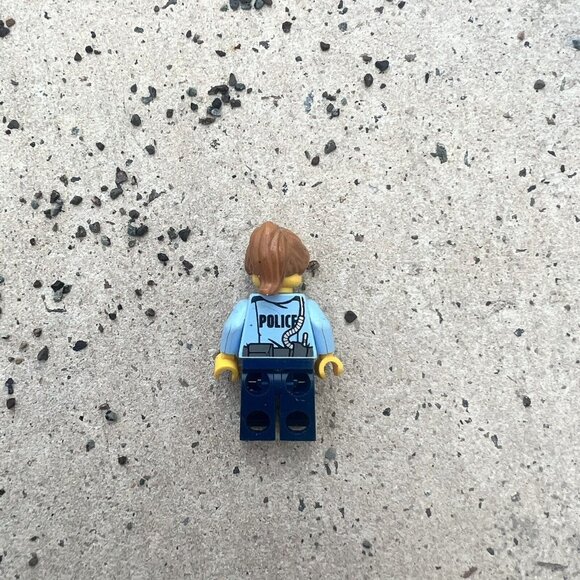 LEGO City: Police Woman - Character Figure - Picture 2 of 2